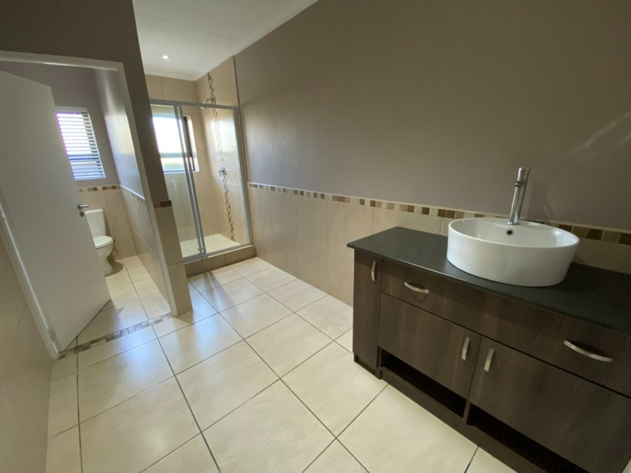5 Bedroom Property for Sale in Highlands Western Cape